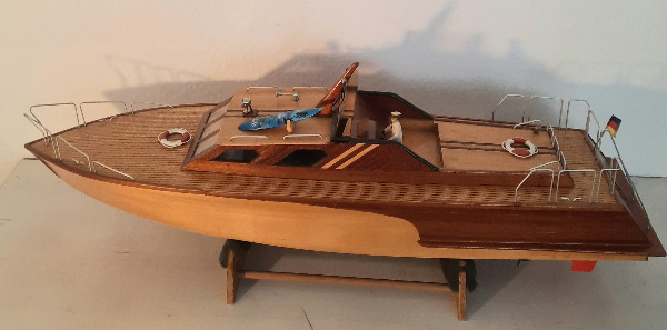RC Yacht Holzbauweise, 88 cm lang, kein Graupner
